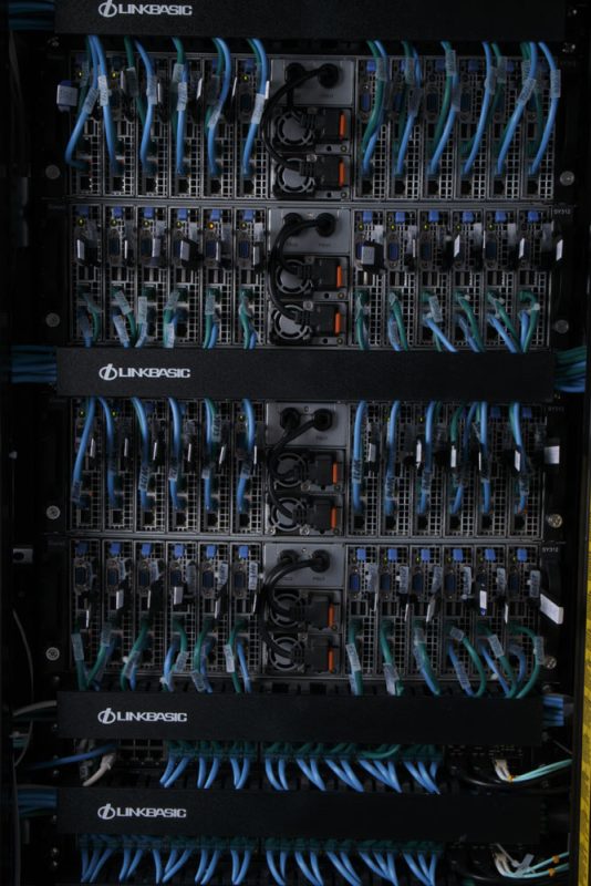 HPE三季度营收增34%至122亿美元,AI服务器订单受制于供应-会懂网